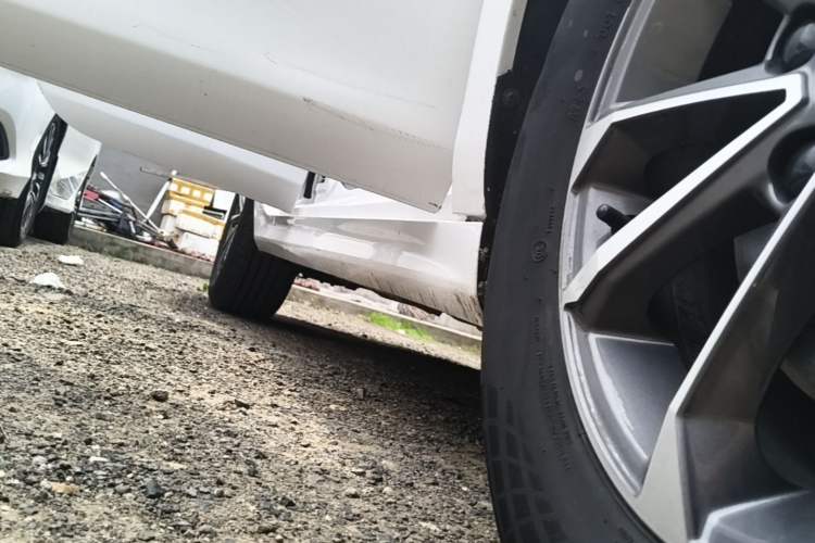Used BYD Qin PLUS 2024 HONOR Edition DM-i 55KM Leading Model Right Side Sill