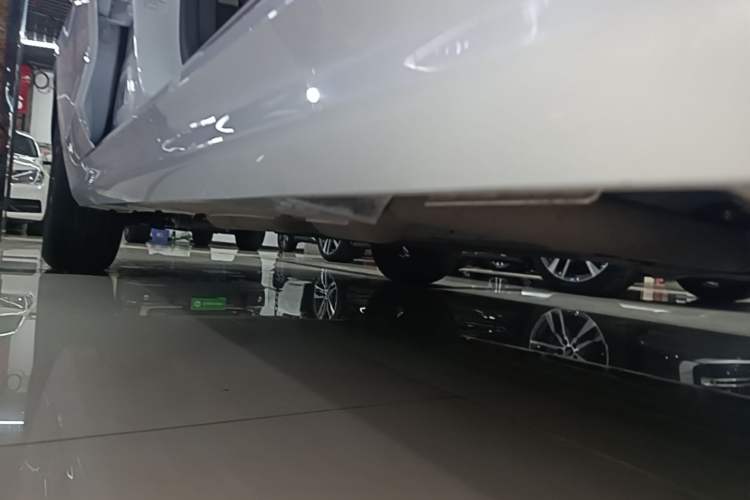 Used BYD Qin PLUS 2024 HONOR Edition DM-i 55KM Leading Model Right Side Sill