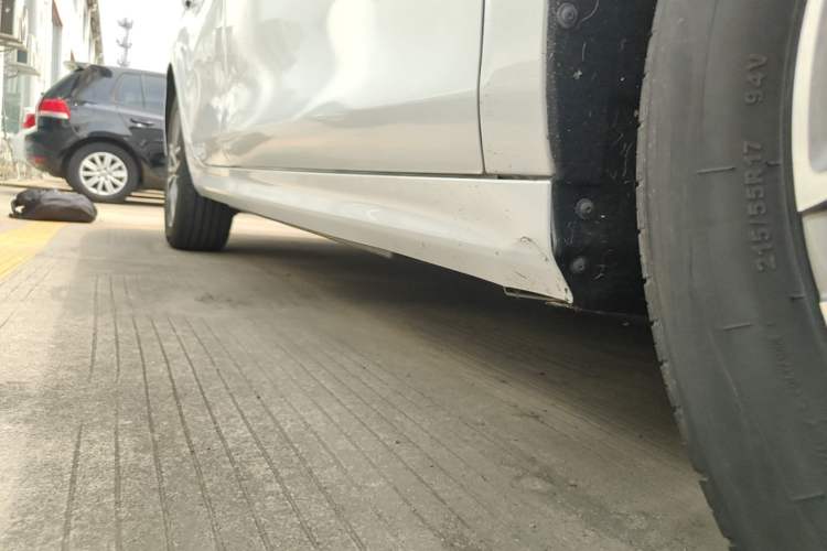 Used BYD Qin PLUS 2024 Honor Edition EV 420KM Leading Model Right Side Sill