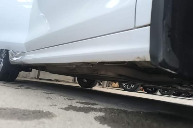 Used BYD Qin PLUS 2024 HONOR Edition DM-i 120KM Leading Model Right Side Sill