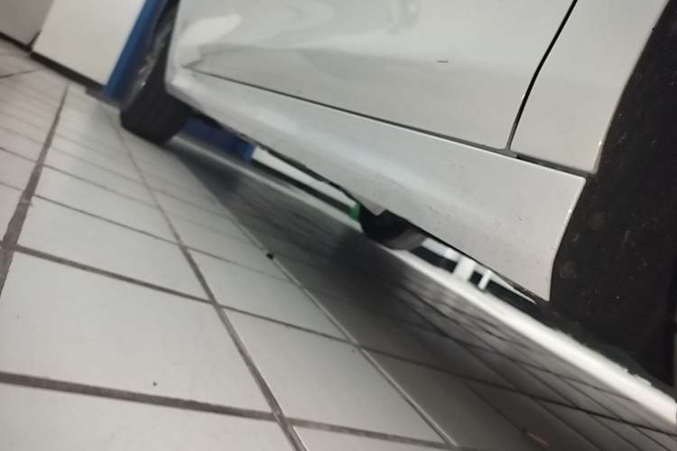 Used BYD Qin PLUS 2024 HONOR Edition DM-i 55KM Leading Model Right Side Sill