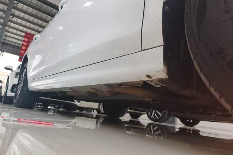 Used BYD Qin PLUS 2024 HONOR Edition DM-i 55KM Leading Model Right Side Sill