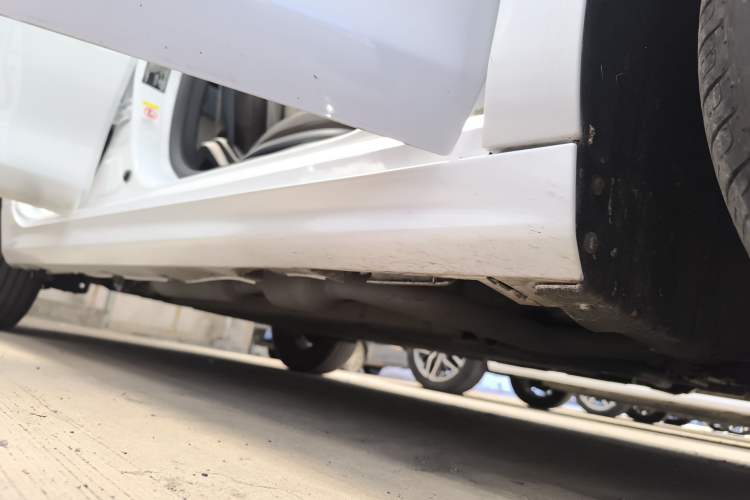 Used BYD Qin PLUS 2024 HONOR Edition DM-i 55KM Leading Model Right Side Sill