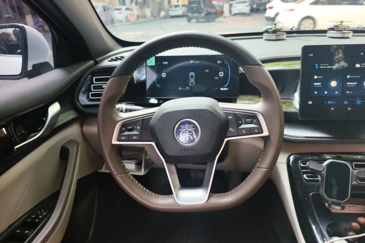 Used BYD Qin PLUS 2024 HONOR Edition DM-i 55KM Beyond Model Steering Wheel
