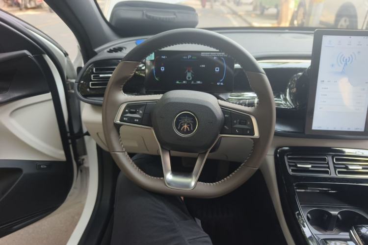 Used BYD Qin PLUS 2024 HONOR Edition DM-i 55KM Leading Model Steering Wheel
