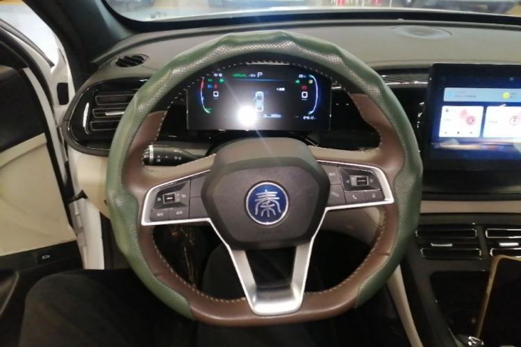 Used BYD Qin PLUS 2024 HONOR Edition DM-i 55KM Leading Model Steering Wheel