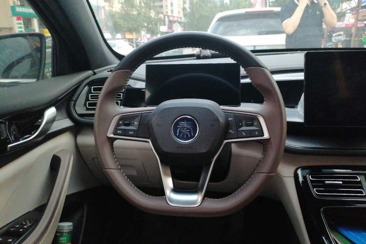 Used BYD Qin PLUS 2024 HONOR Edition DM-i 55KM Leading Model Steering Wheel