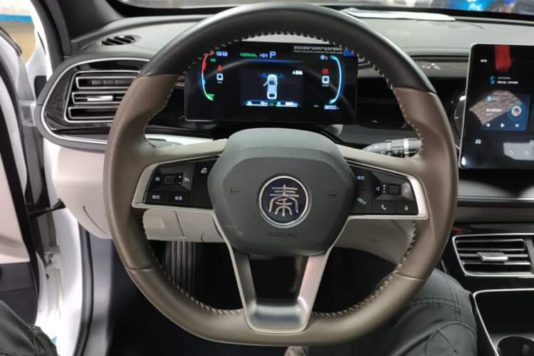 Used BYD Qin PLUS 2024 HONOR Edition DM-i 120KM Leading Model Steering Wheel
