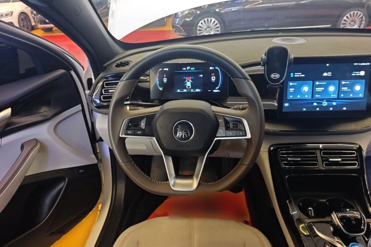 Used BYD Qin PLUS 2024 HONOR Edition DM-i 55KM Leading Model Steering Wheel