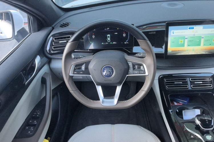 Used BYD Qin PLUS 2024 HONOR Edition DM-i 55KM Leading Model Steering Wheel