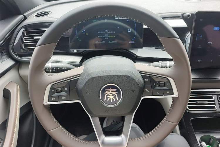 Used BYD Qin PLUS 2024 HONOR Edition DM-i 55KM Leading Model Steering Wheel
