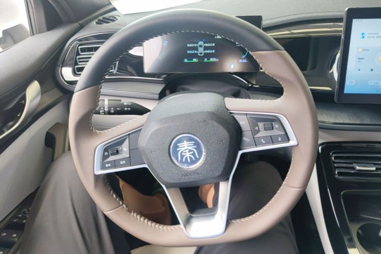 Used BYD Qin PLUS 2024 HONOR Edition DM-i 55KM Leading Model Steering Wheel