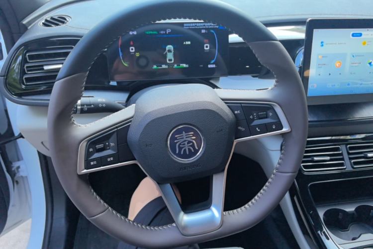 Used BYD Qin PLUS 2024 HONOR Edition DM-i 55KM Leading Model Steering Wheel