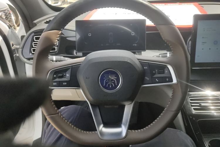 Used BYD Qin PLUS 2024 HONOR Edition DM-i 55KM Leading Model Steering Wheel