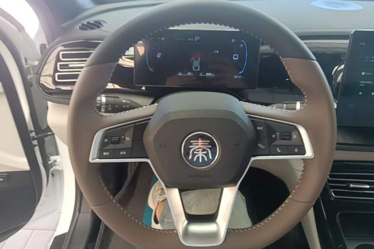 Used BYD Qin PLUS 2024 HONOR Edition DM-i 55KM Leading Model Steering Wheel