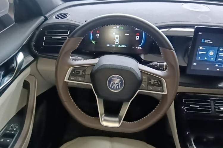 Used BYD Qin PLUS 2024 HONOR Edition DM-i 55KM Leading Model Steering Wheel