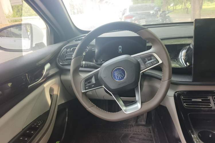 Used BYD Qin PLUS 2024 HONOR Edition DM-i 55KM Leading Model Steering Wheel