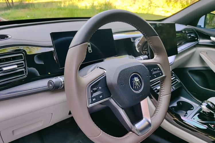 Used BYD Qin PLUS 2024 HONOR Edition DM-i 55KM Leading Model Steering Wheel