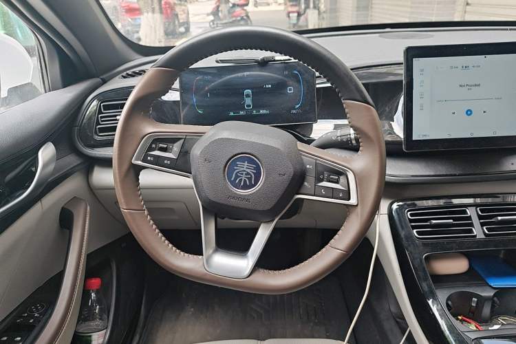 Used BYD Qin PLUS 2024 HONOR Edition DM-i 55KM Leading Model Steering Wheel