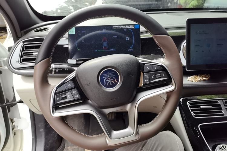 Used BYD Qin PLUS 2024 Honor Edition EV 510KM Leading Model Steering Wheel