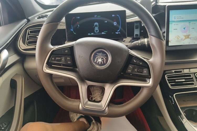 Used BYD Qin PLUS 2024 Honor Edition EV 510KM Leading Model Steering Wheel