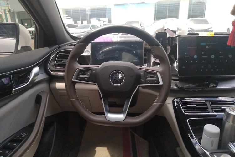 Used BYD Qin PLUS 2024 HONOR Edition DM-i 120KM Leading Model Steering Wheel