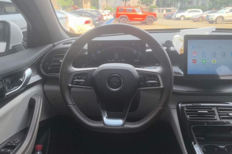 Used BYD Qin PLUS 2024 HONOR Edition DM-i 55KM Leading Model Steering Wheel