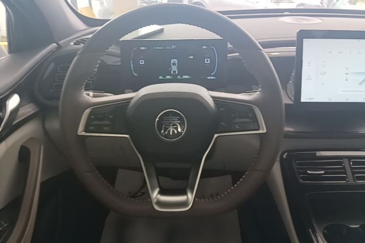 Used BYD Qin PLUS 2024 HONOR Edition DM-i 55KM Leading Model Steering Wheel