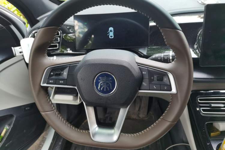 Used BYD Qin PLUS 2024 HONOR Edition DM-i 55KM Leading Model Steering Wheel