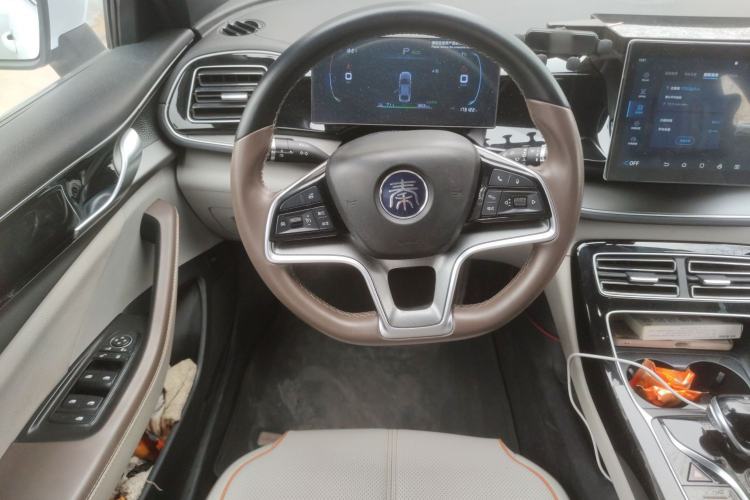 Used BYD Qin PLUS 2024 Honor Edition EV 510KM Leading Model Steering Wheel