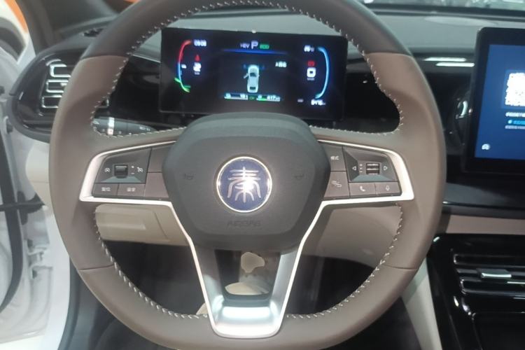 Used BYD Qin PLUS 2024 HONOR Edition DM-i 55KM Leading Model Steering Wheel