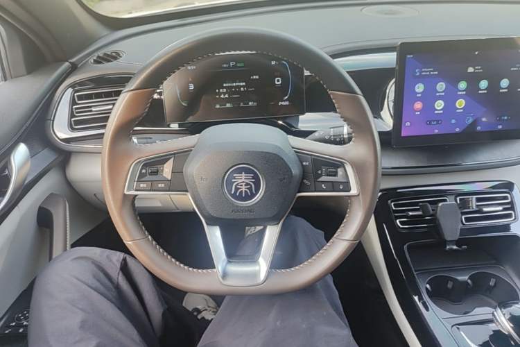 Used BYD Qin PLUS 2024 HONOR Edition DM-i 55KM Leading Model Steering Wheel