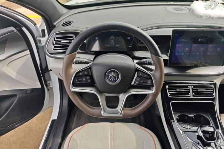 Used BYD Qin PLUS 2024 Honor Edition EV 420KM Beyond Model Steering Wheel