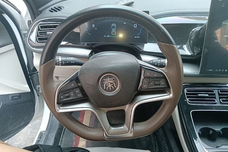 Used BYD Qin PLUS 2024 Honor Edition EV 510KM Leading Model Steering Wheel