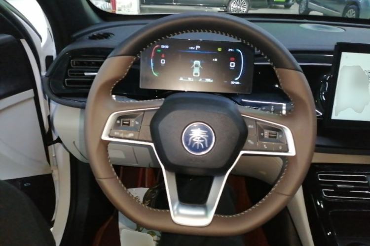 Used BYD Qin PLUS 2024 HONOR Edition DM-i 55KM Leading Model Steering Wheel