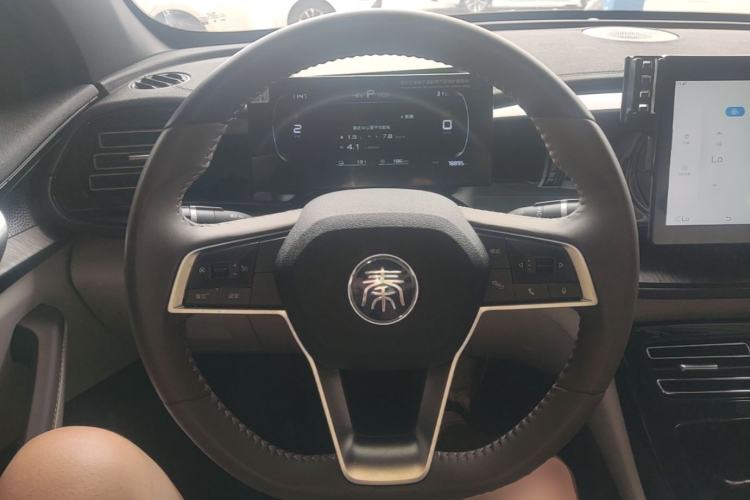 Used BYD Qin PLUS 2024 HONOR Edition DM-i 55KM Leading Model Steering Wheel