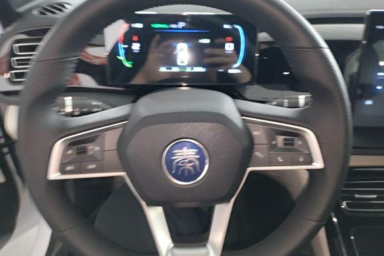 Used BYD Qin PLUS 2024 HONOR Edition DM-i 55KM Leading Model Steering Wheel