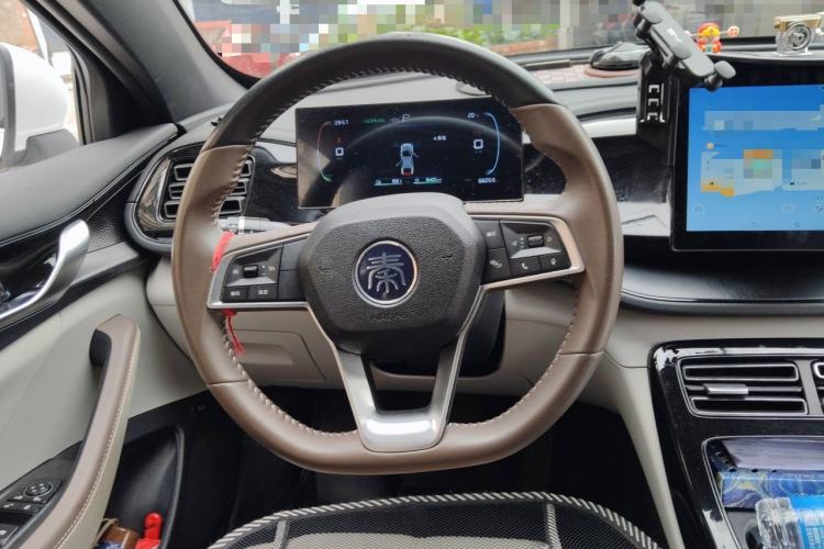 Used BYD Qin PLUS 2024 HONOR Edition DM-i 55KM Leading Model Steering Wheel