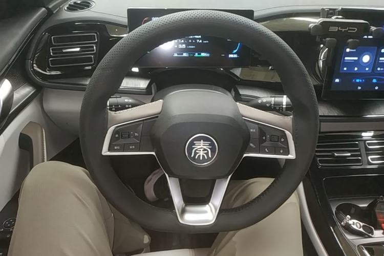 Used BYD Qin PLUS 2024 HONOR Edition DM-i 55KM Leading Model Steering Wheel