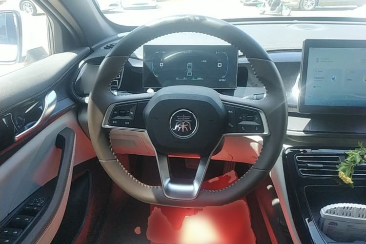 Used BYD Qin PLUS 2024 HONOR Edition DM-i 55KM Leading Model Steering Wheel