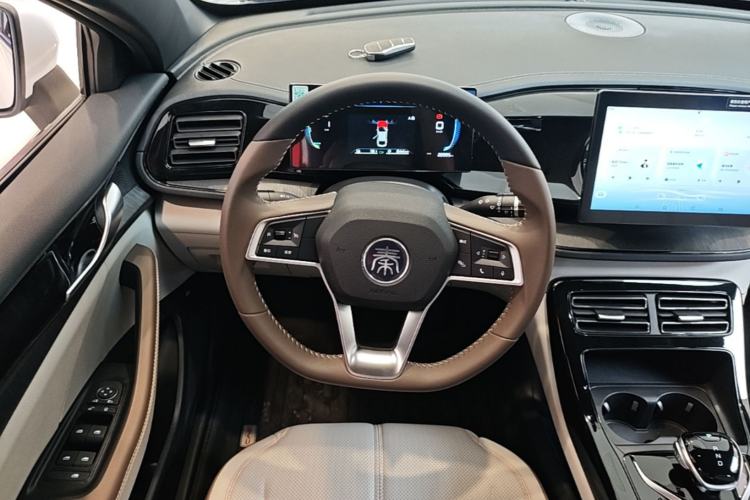 Used BYD Qin PLUS 2024 HONOR Edition DM-i 55KM Leading Model Steering Wheel