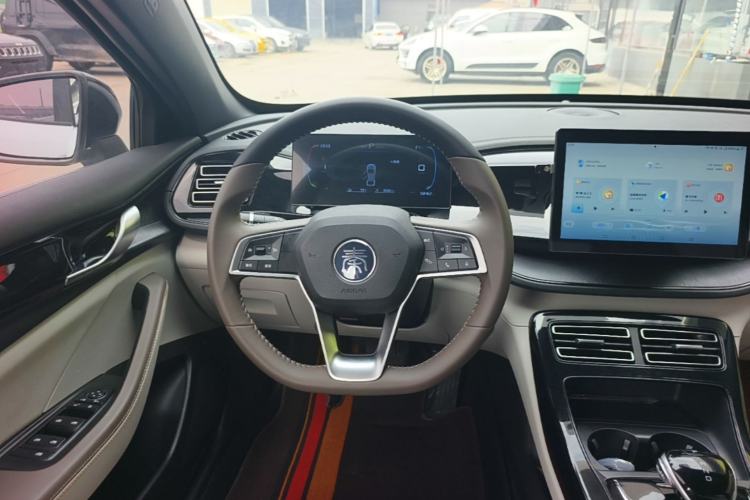 Used BYD Qin PLUS 2024 HONOR Edition DM-i 55KM Leading Model Steering Wheel