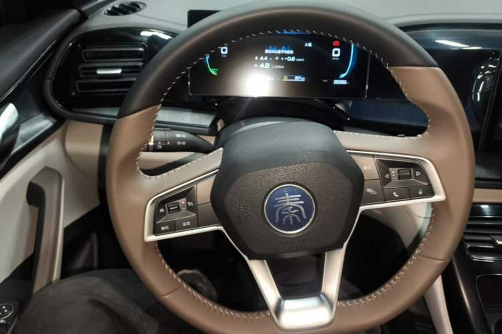 Used BYD Qin PLUS 2024 HONOR Edition DM-i 55KM Leading Model Steering Wheel