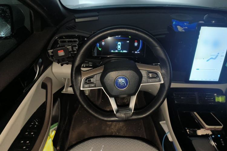Used BYD Qin PLUS 2024 HONOR Edition DM-i 55KM Leading Model Steering Wheel