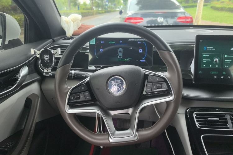 Used BYD Qin PLUS 2024 Honor Edition EV 510KM Leading Model Steering Wheel