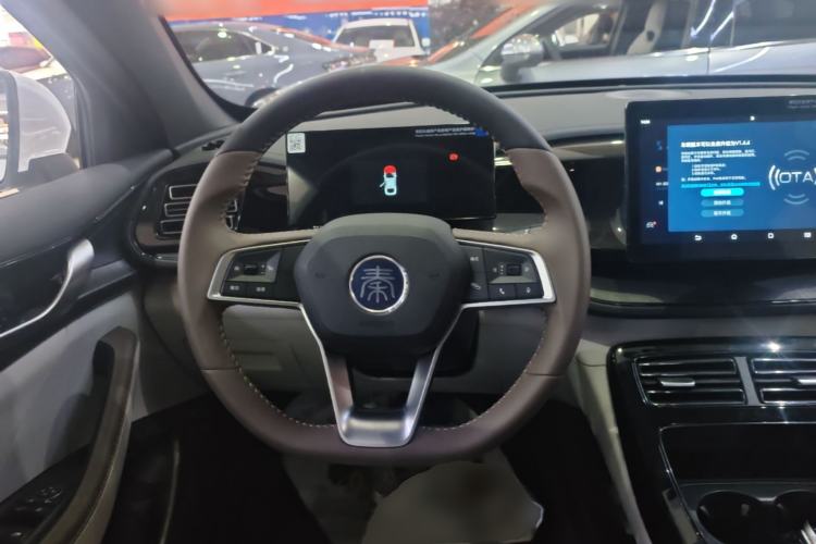 Used BYD Qin PLUS 2024 HONOR Edition DM-i 55KM Leading Model Steering Wheel