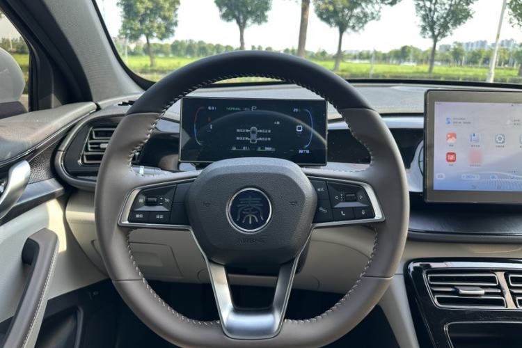 Used BYD Qin PLUS 2024 HONOR Edition DM-i 55KM Leading Model Steering Wheel