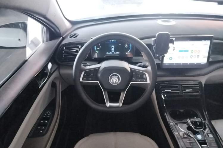 Used BYD Qin PLUS 2024 HONOR Edition DM-i 55KM Leading Model Steering Wheel