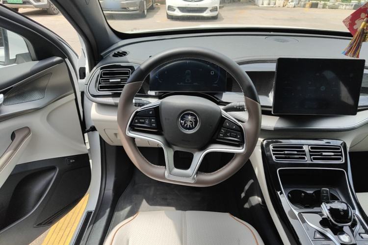 Used BYD Qin PLUS 2024 Honor Edition EV 420KM Leading Model Steering Wheel