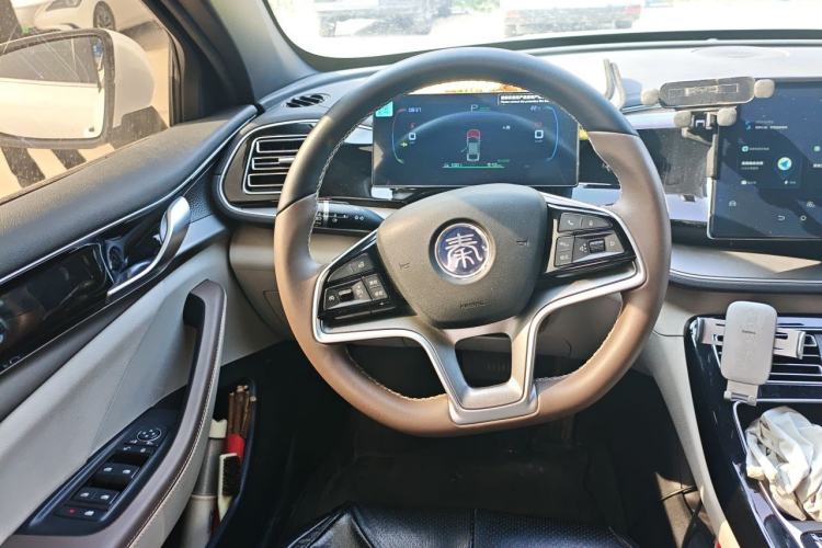 Used BYD Qin PLUS 2024 Honor Edition EV 510KM Leading Model Steering Wheel